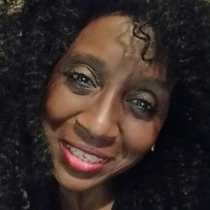 Meet your Posher, Gloria